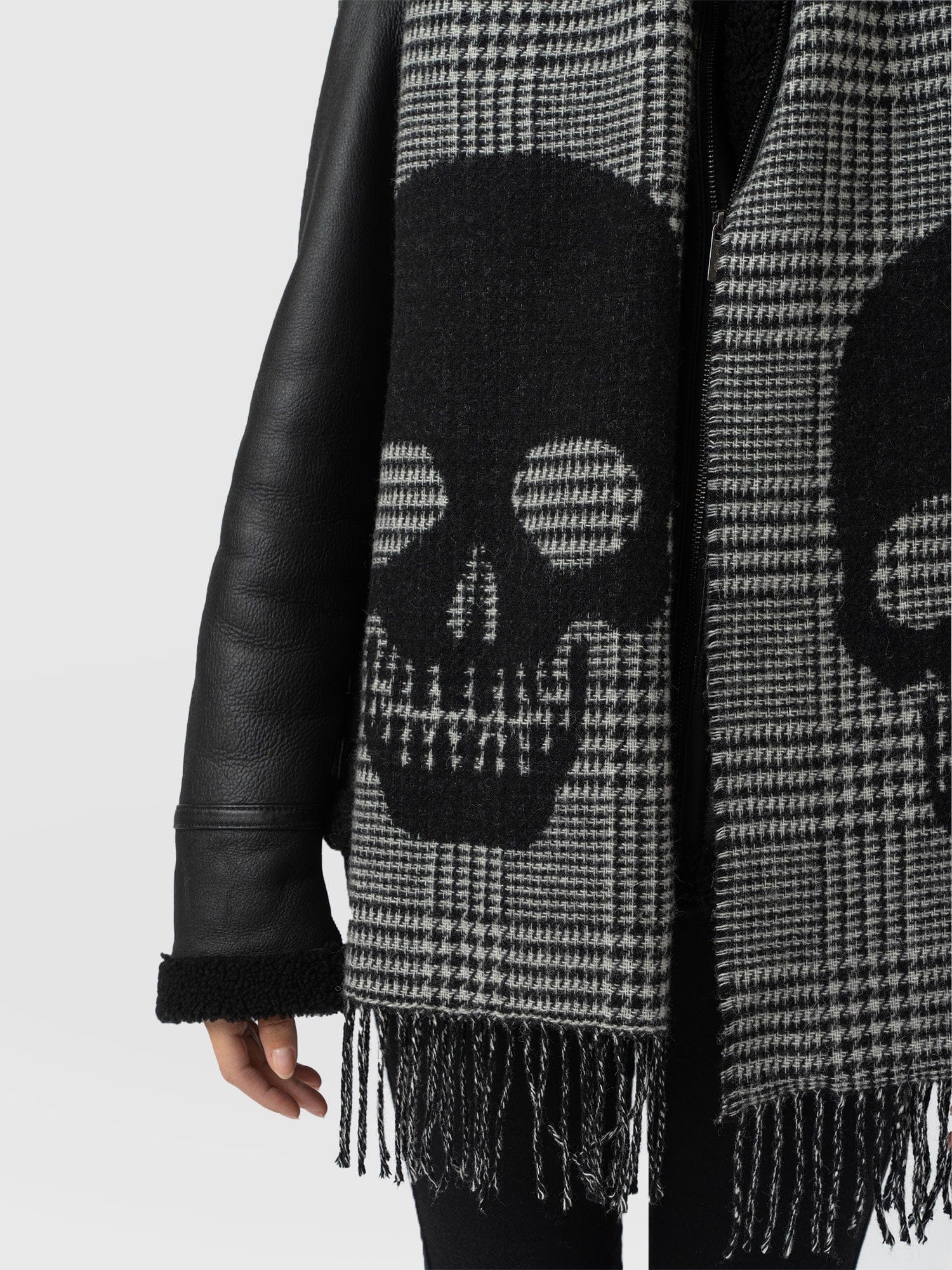Blake Skull Scarf Black - Women's Scarves | Saint + Sofia® EU